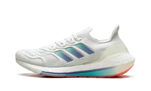 Ultra Boost 22 WMNS "Heat.RDY White Iridescent"