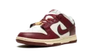 DUNK LOW WMNS "Just Do it - Team Red"