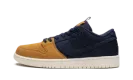 SB Dunk Low "Midnight Navy/Desert Ochre" DX6775 400