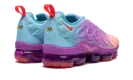 AIR VAPORMAX PLUS WMNS "Multigradient" FD0823 500