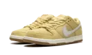 SB Dunk Low "Saturn Gold" FJ1674 700