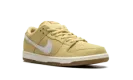SB Dunk Low "Saturn Gold" FJ1674 700