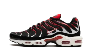 Air Max Plus "Black White University Red" DM0032 004