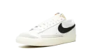 Blazer Low '77 Vintage "White / Black" DA6364 101