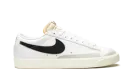Blazer Low '77 Vintage "White / Black" DA6364 101