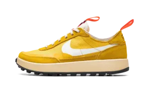 GENERAL PURPOSE SHOE WMNS "Tom Sachs - Dark Sulfur" DA6672 700