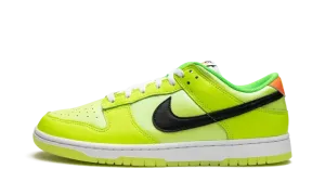 Dunk Low "Glow in the Dark" FJ4610 702
