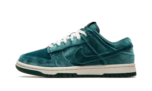DUNK LO MNS WMNS "Green Velvet" DZ5224 300