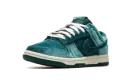 DUNK LO MNS WMNS "Green Velvet" DZ5224 300