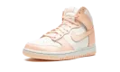 DUNK HIGH WMNS "Crimson Tint" DD1869 104