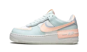AF1 SHADO WMNS "Barely Green / Crimson Tint" CU8591 104
