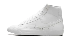 Blazer Mid '77 WMNS "Triple White" CZ1055 117