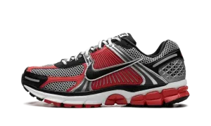 Zoom Vomero 5 "Metallic Silver University Red" HV0926 095