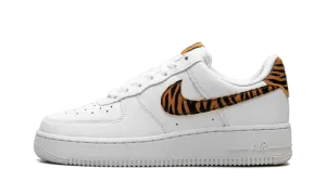Air Force 1 '07 WMNS "Tiger Stripes" DD8959 108