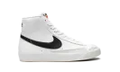 Blazer Mid '77 (GS) "White / Black" DA4086 100