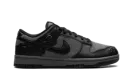 Dunk Low WMNS "Black Roses" HF1986 001
