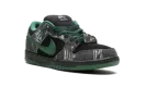 SB Dunk Low "There Skateboards" HF7743 001
