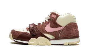 Air Trainer 1 "Valentine's Day" DM0522 201