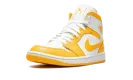 JORDAN 1 MID WMNS "White / University Gold" BQ6472 117