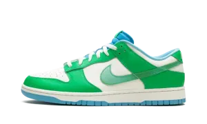 Nike Dunk Low "Green Shock" FZ4015 399