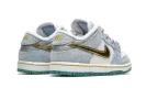 SB Dunk Low Pro QS (TD) "Sean Cliver - Holiday Special" DJ2520 400