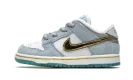 SB Dunk Low Pro QS (TD) "Sean Cliver - Holiday Special" DJ2520 400