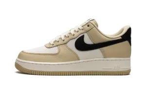 Air Force 1 '07 LX Low "Team Gold" DV7186 700