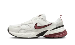 V2K Run SE WMNS "White Team Red" HQ3500 100