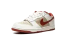 DUNK LO PRO MNS WMNS "Light Stone Varsity Red"