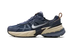 V2K Run WMNS "Thunder Blue Chrome" FN6703 400