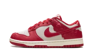 Dunk Low WMNS "Red Roses" HF1986 100