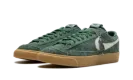 Blazer Low "Devin Booker Team Dark Green" HV2197 300