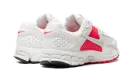 Air Zoom Vomero 5 WMNS "Siren Red" HF5072 133