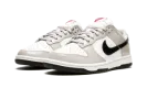 DUNK LO ESS WMNS "Light Iron Ore" DQ7576 001