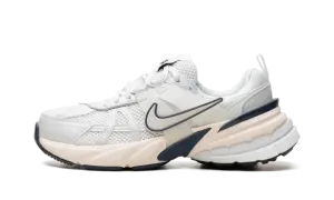 V2K Run WMNS "White" FD0736-004