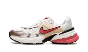 V2K Run WMNS "Pink" HJ7389 838