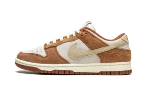 Dunk Low PRM "Medium Curry" DD1390 100