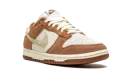 Dunk Low PRM "Medium Curry" DD1390 100