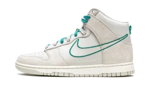 Dunk High SE "First Use - Green Noise" DH0960 001