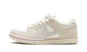 SB Dunk Low "Valentine's Day - Low Love Found" FZ5654 100