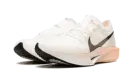 ZoomX Invincible Run 3 WMNS "Sail Guava Ice" DV4130 103