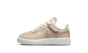 Force 1 Low SE EasyOn PS "Sanddrift Sail Dark Raisin Pale Ivory" FZ4514 100