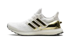 Ultra Boost "Fortnite - Victory Crown" JQ0717