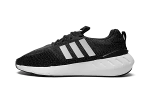 Swift Run 22 "Core Black" GZ3496