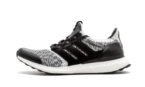 UltraBOOST S.E. "SNS x Social Status"
