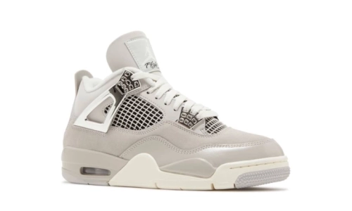 Air Jordan 4 - Frozen Moments