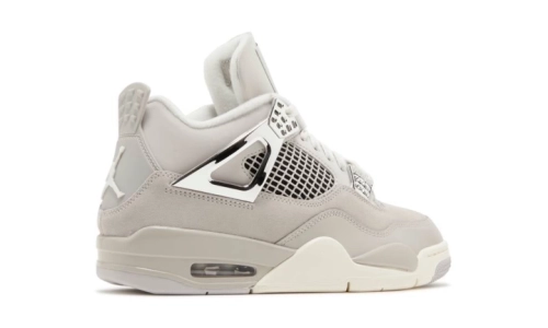 Air Jordan 4 - Frozen Moments