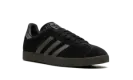 Gazelle "Black / Gold" ID6105