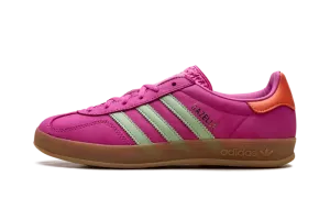 Gazelle Indoor WMNS "Semi Lucid Fuchsia" JI2718