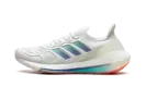Ultra Boost 22 WMNS "Heat.RDY White Iridescent" GX8087